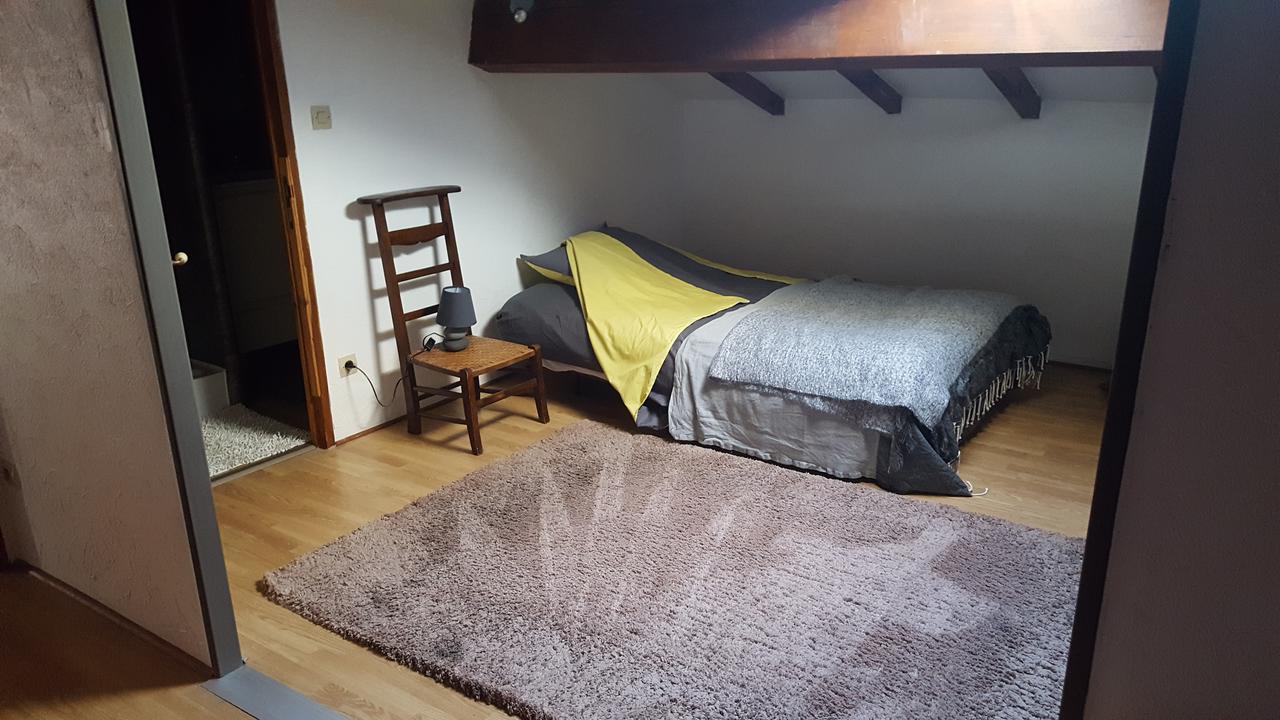 Aux Oliviers Hotel Омс Екстериор снимка