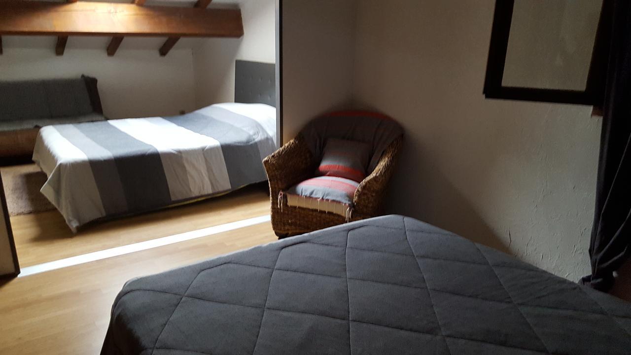 Aux Oliviers Hotel Омс Екстериор снимка