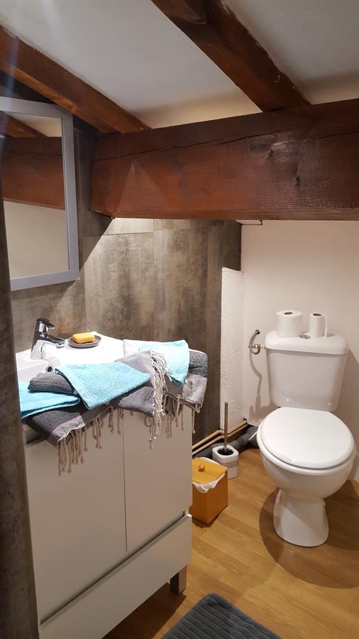 Aux Oliviers Hotel Омс Екстериор снимка