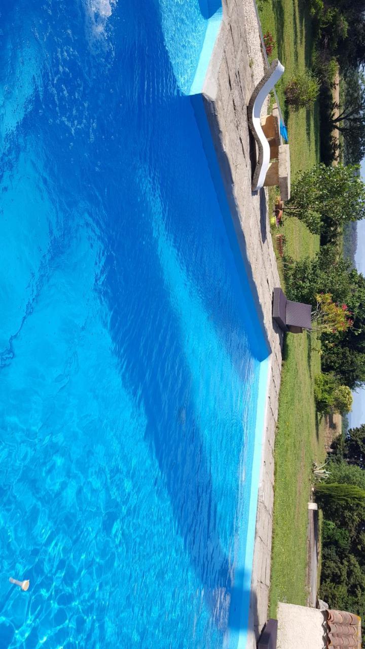 Aux Oliviers Hotel Омс Екстериор снимка